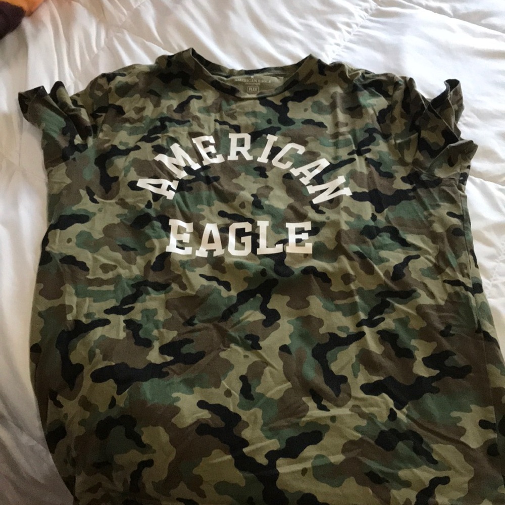 American Eagle camouflage tee